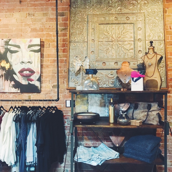 Meet your Posher, Kimberly - Picture 3 of 5